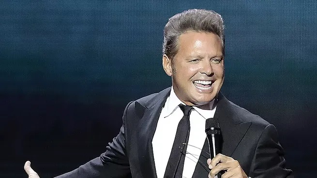 Preocupación por Luis Miguel: habría sido internado de urgencia por un problema cardíaco